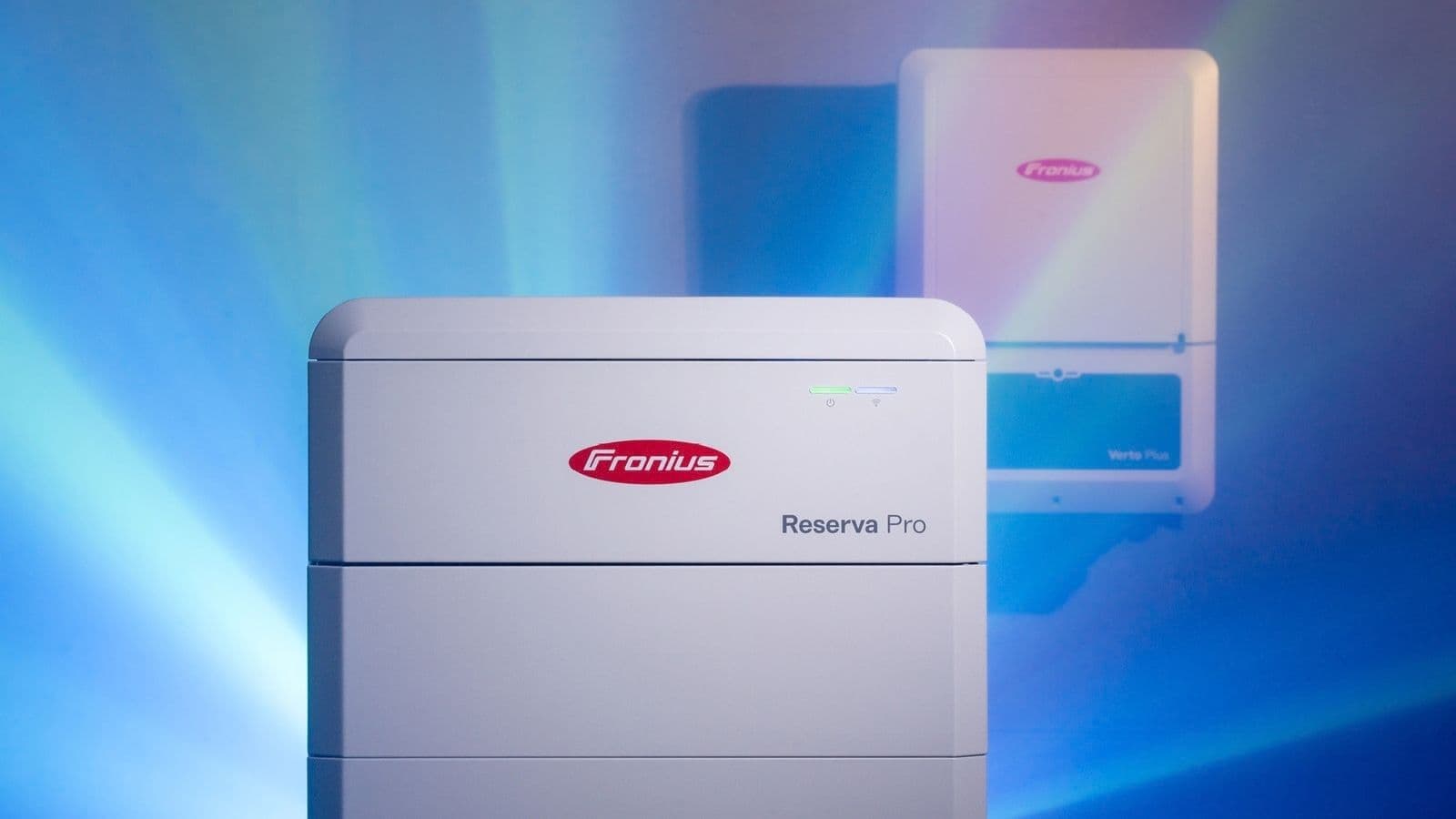 Fronius Reserva Pro battery with a Verto Plus inverter behind it under blue lighting.