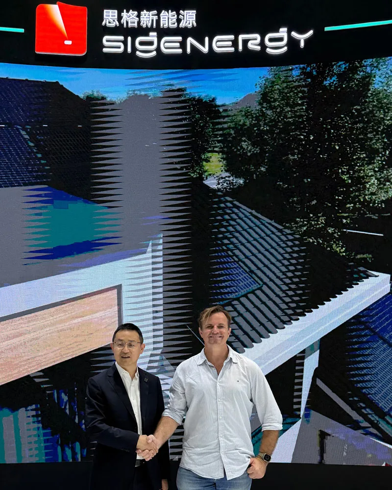 Derek-McKercher-Tony-XU-Sigenergy-SNEC-2025.jpg